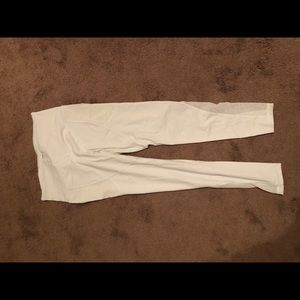 Victoria’s Secret Total Knockout High-rise legging